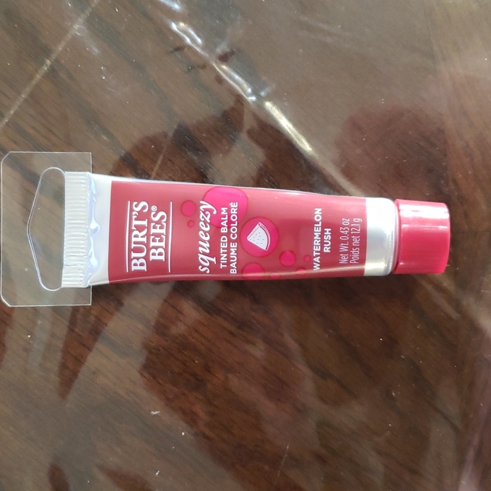 💄✨️HOST PICK💄✨️ burts bees lip balm